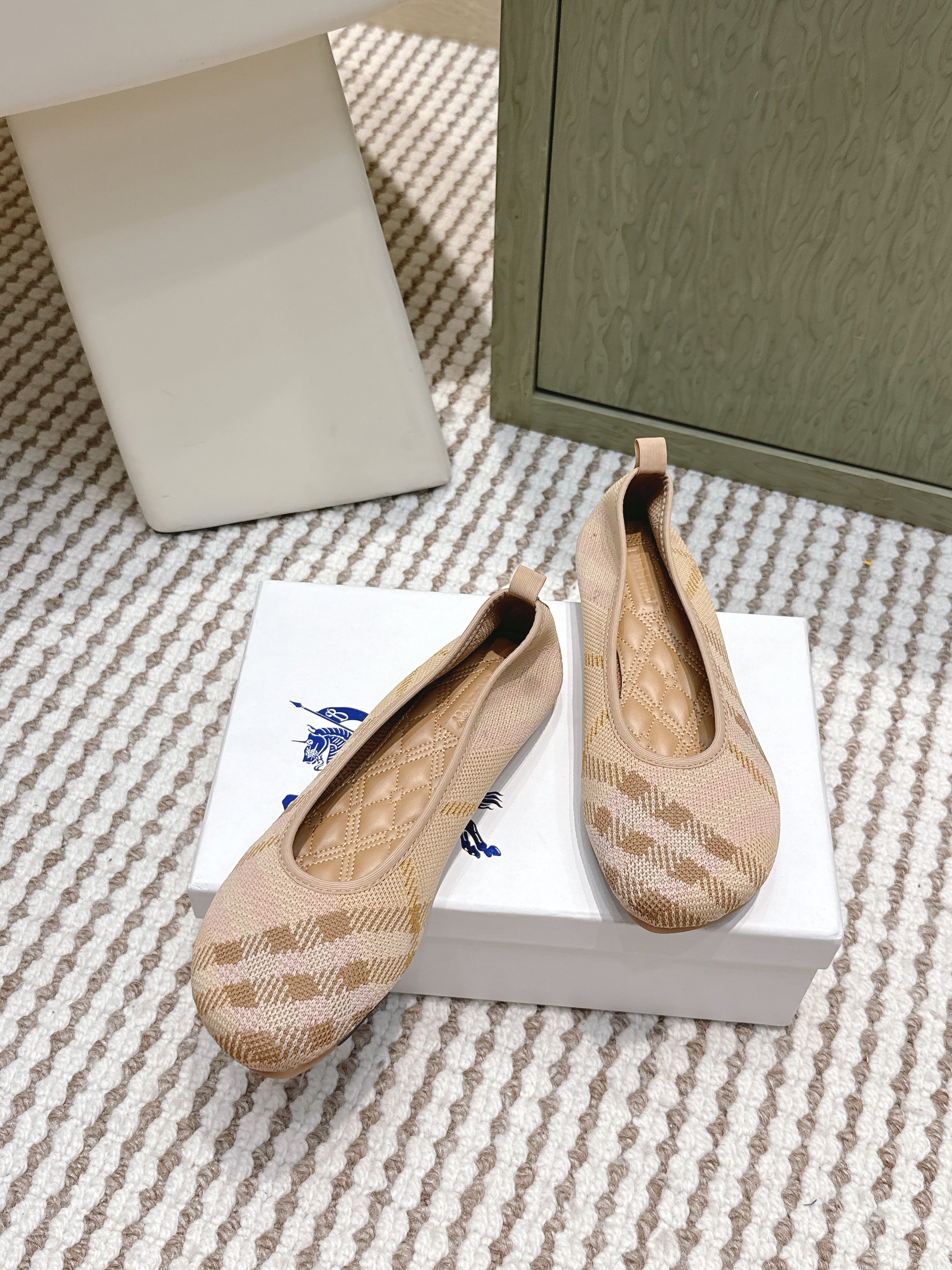 BURBERRY 26S BALLET FLATS IN BEIGE KNIT