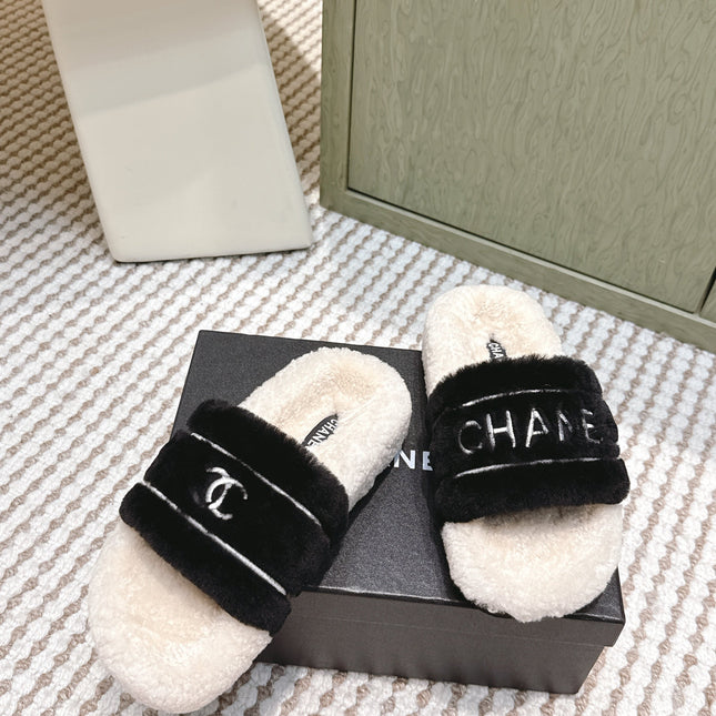 CHANEL 25S FLUFFY SLIDERS IN BEIGE AND BLACK