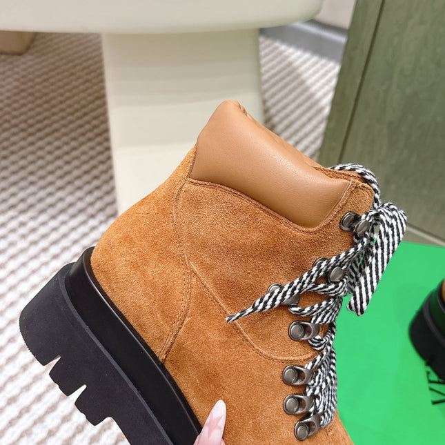 BOTTEGA VENETA 26S LUG ANKLE BOOTS IN BROWN SUEDE