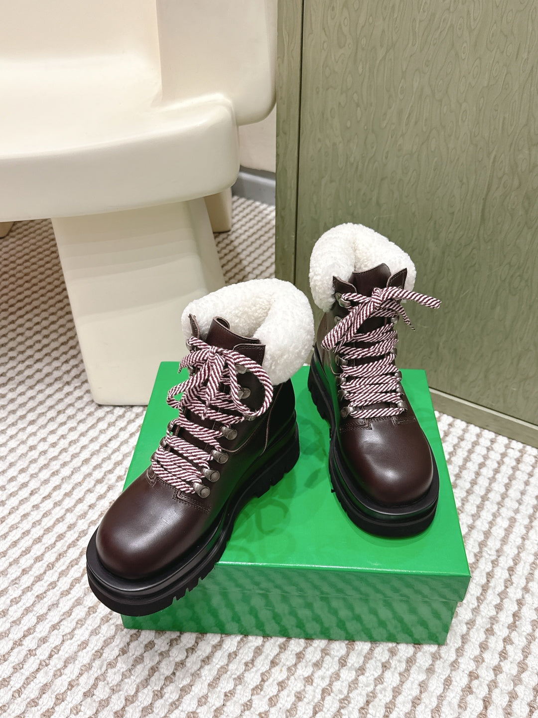 BV SHEARLING ANKLE BOOTS IN BROWN CALFSKIN