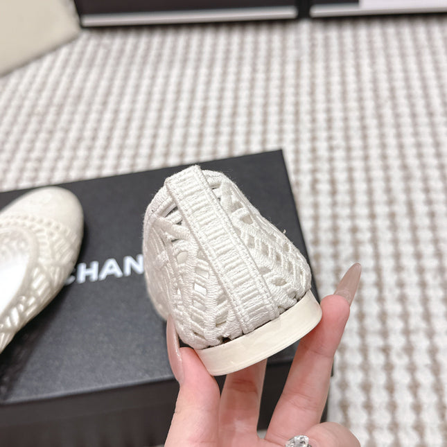 CHANEL 26S BALLET FLATS IN WHITE MESH AND FABRIC