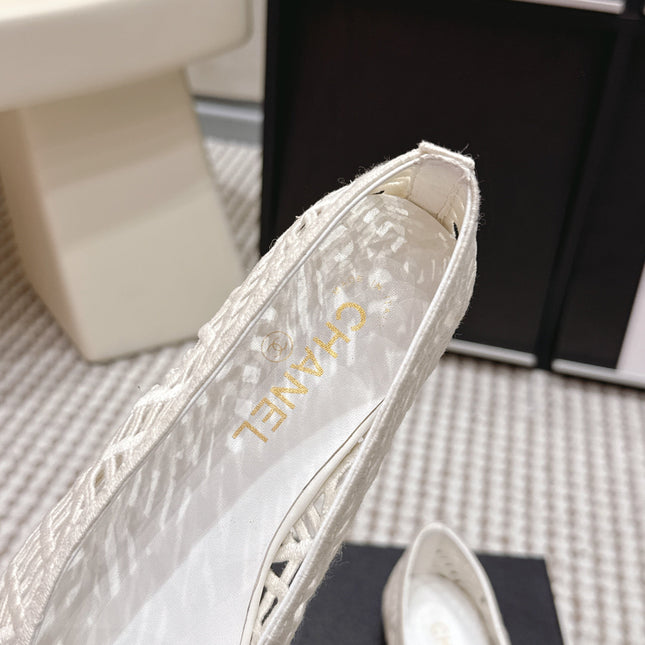 CHANEL 26S BALLET FLATS IN WHITE MESH AND FABRIC