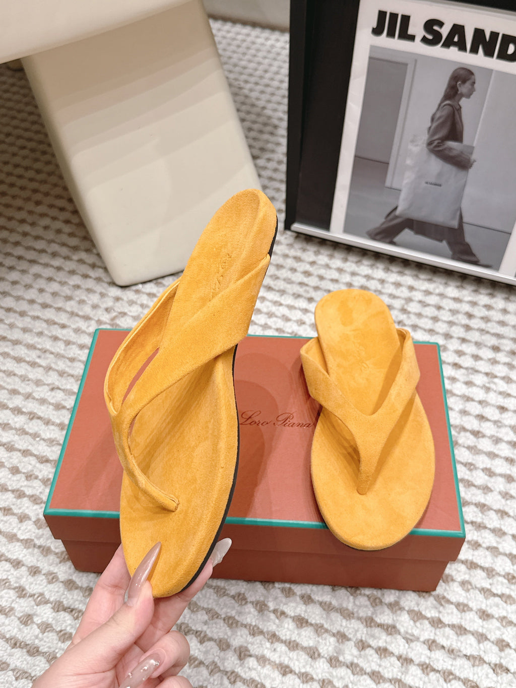 LP 26S THONG SANDALS IN GOLDEN YELLOW SUEDE