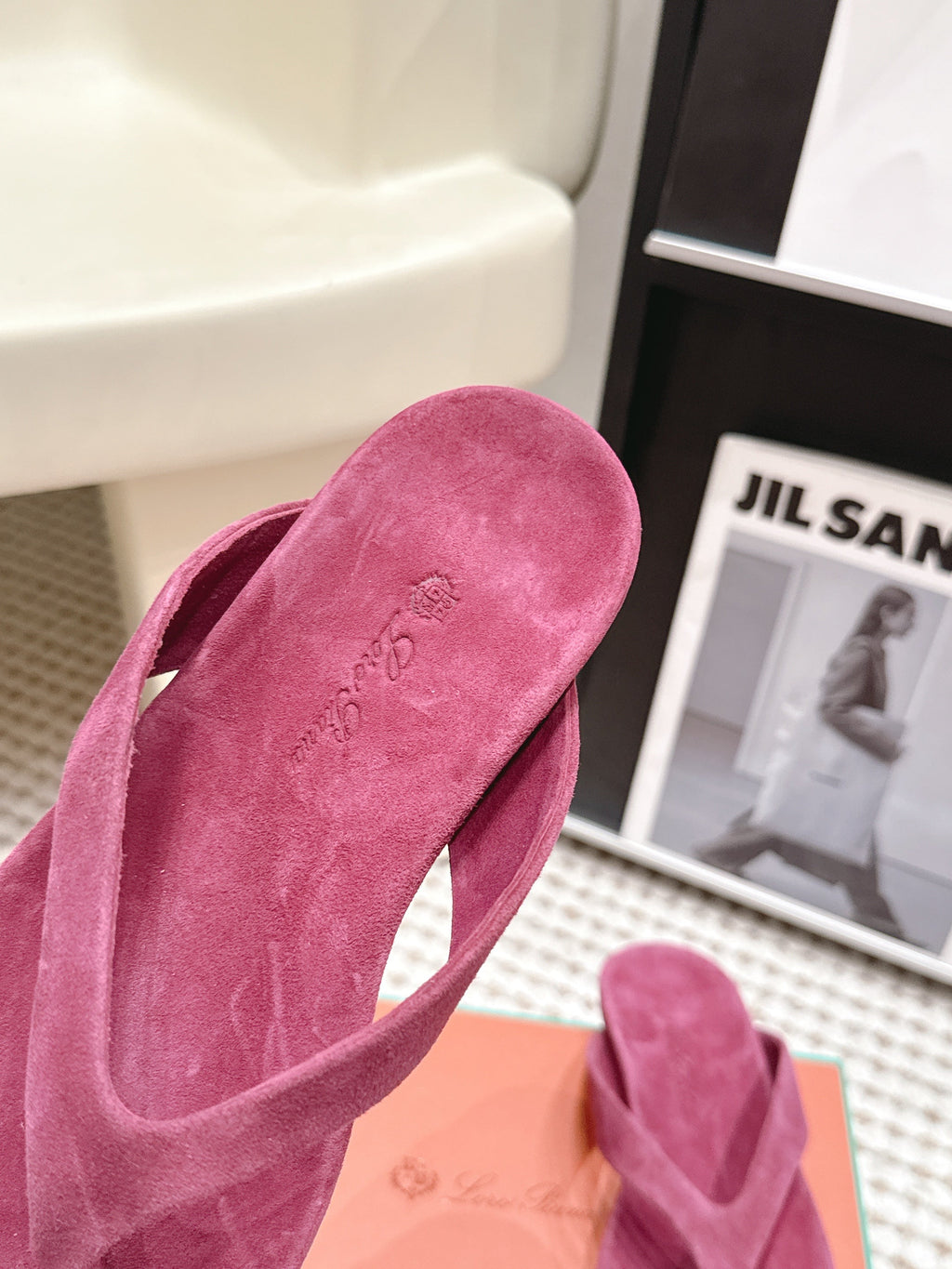 LP 26S THONG SANDALS IN DARK PINK SUEDE