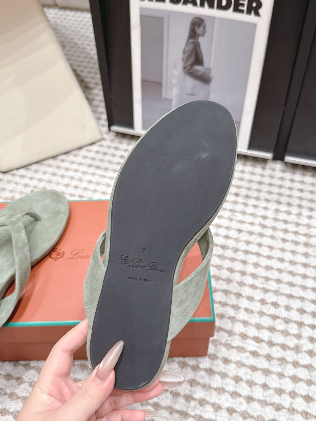 LP 26S THONG SANDALS IN SAGE GREEN SUEDE