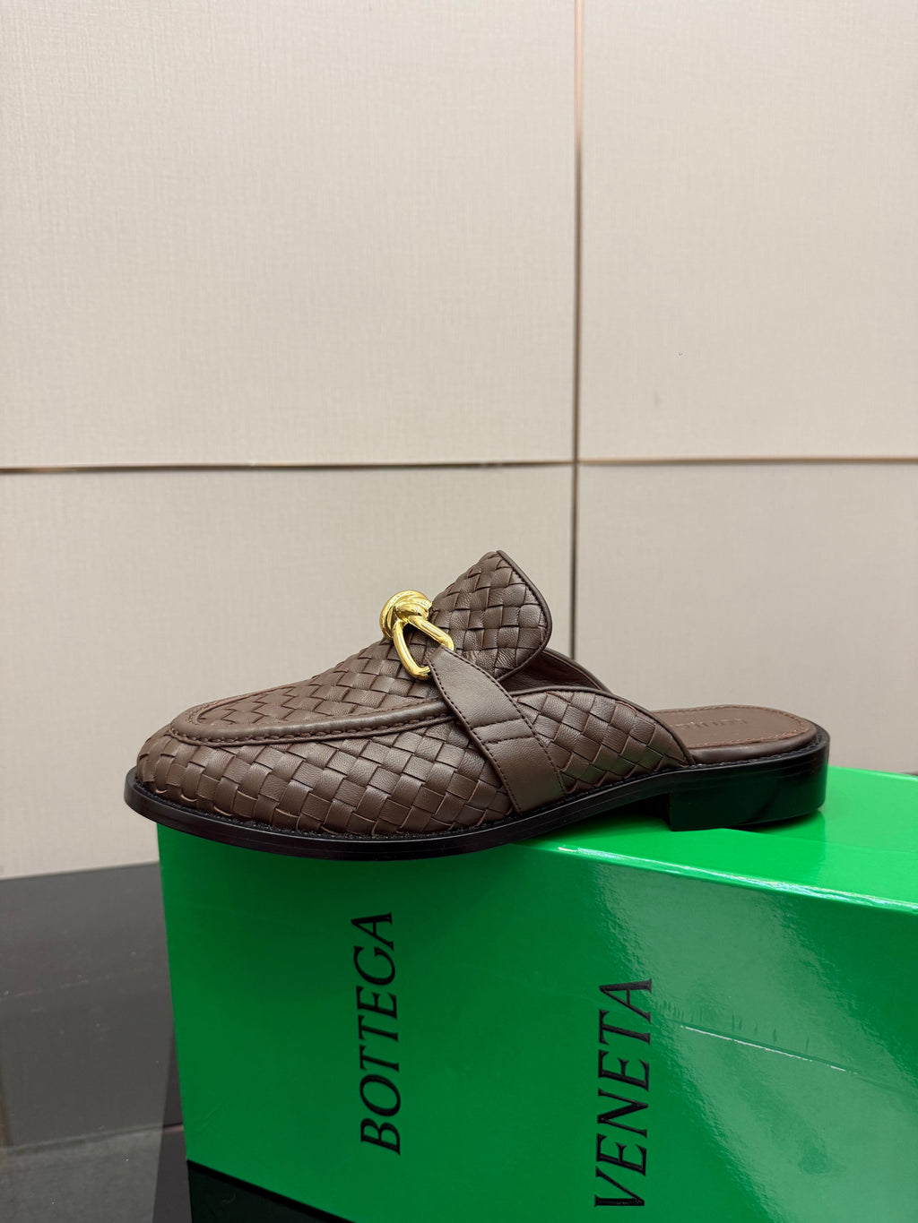 BOTTEGA VENETA 26S BACKLESS LOAFERS IN BROWN TECHNICAL WOVEN CALFSKIN