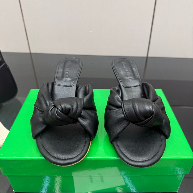 BOTTEGA VENETA 26S KNOT-STRAP HIGH-HEEL SANDALS IN BLACK LAMBSKIN