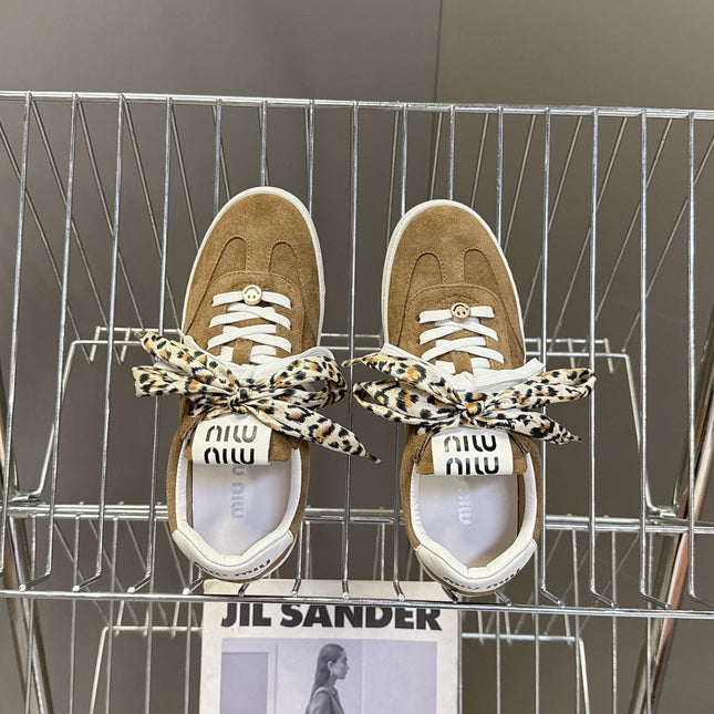 MIUMIU 25S SNEAKERS IN EARTH BROWN SUEDE WITH LEOPARD-PRINT LACES