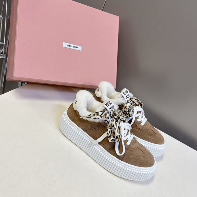 MIUMIU 25S SNEAKERS 45MM IN EARTH BROWN SUEDE WITH LEOPARD-PRINT LACES SHEARLING