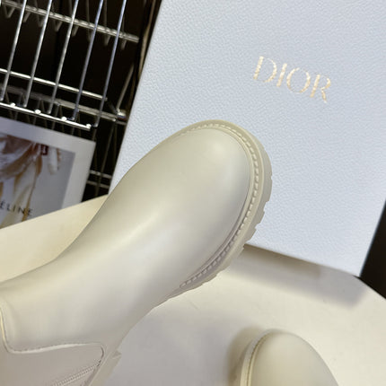 DIOR 25S D-MAJOR ANKLE BOOTS IN WHITE LAMBSKIN WITH GOLD HARDWARE