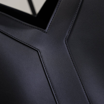YSL 25S Y TOTE 50 IN BLACK CALFSKIN GOLD HARDWARE