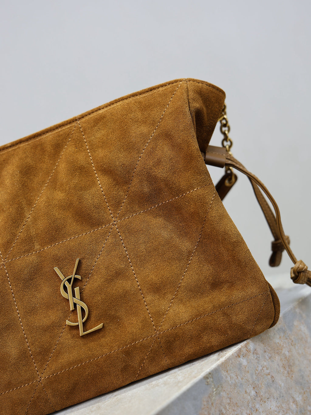 JAMIE MEDIUM POCHON 26 IN BROWN SUEDE GOLD HARDWARE