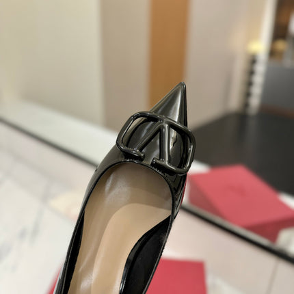 VALENTINO 26S BALLET FLATS IN BLACK PATENT CALFSKIN