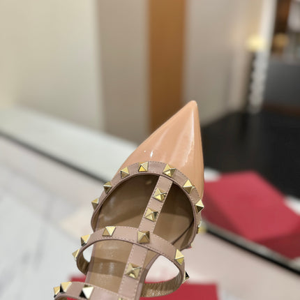 VALENTINO 26S STUDDED HEELED MULES 50 MM IN BEIGE PINK PATENT CALFSKIN