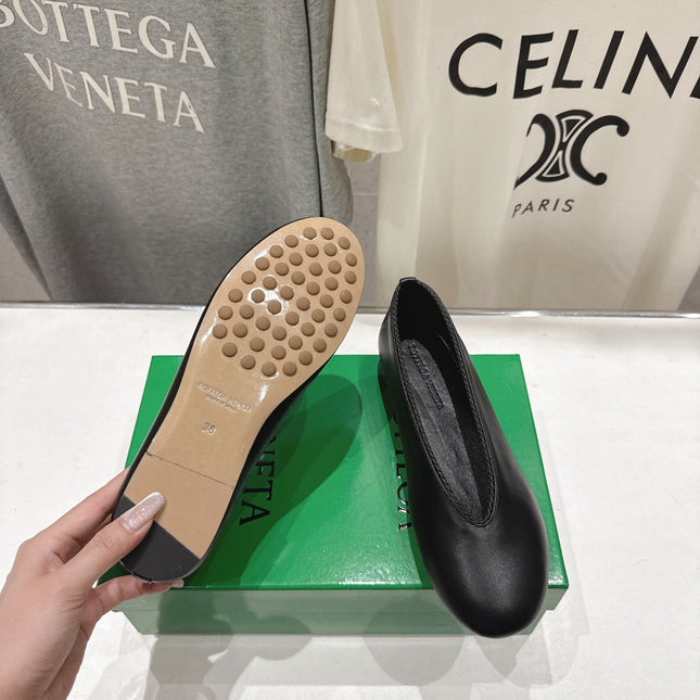BOTTEGA VENETA 26S BALLET FLATS IN BLACK LAMBSKIN