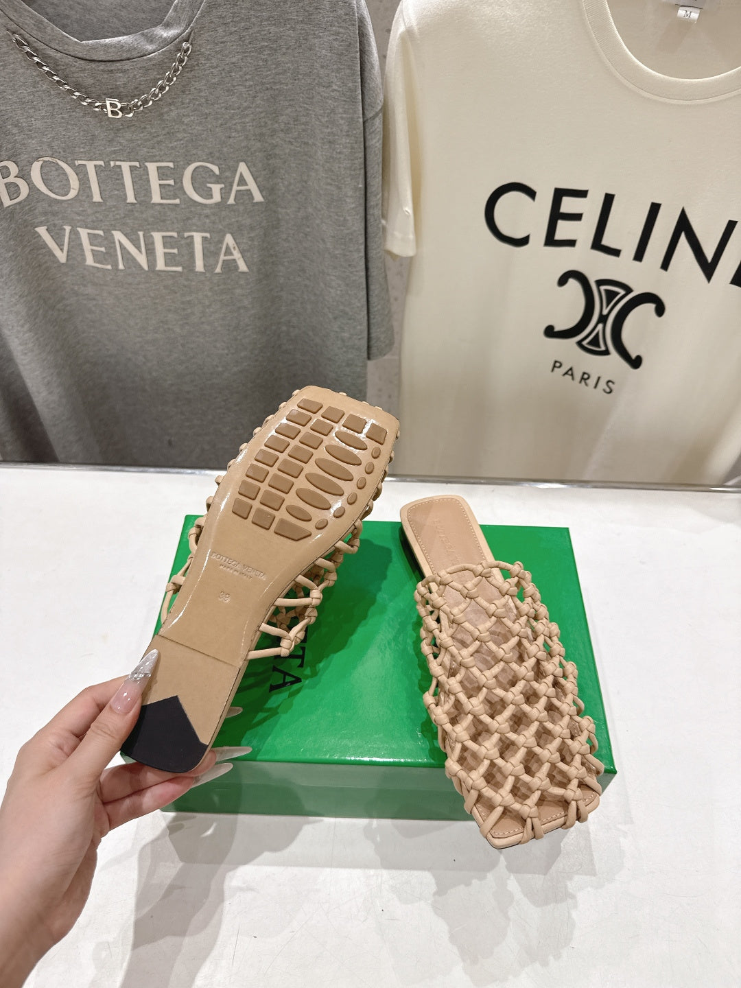 BOTTEGA VENETA 26S WOVEN MULES IN BEIGE LAMBSKIN