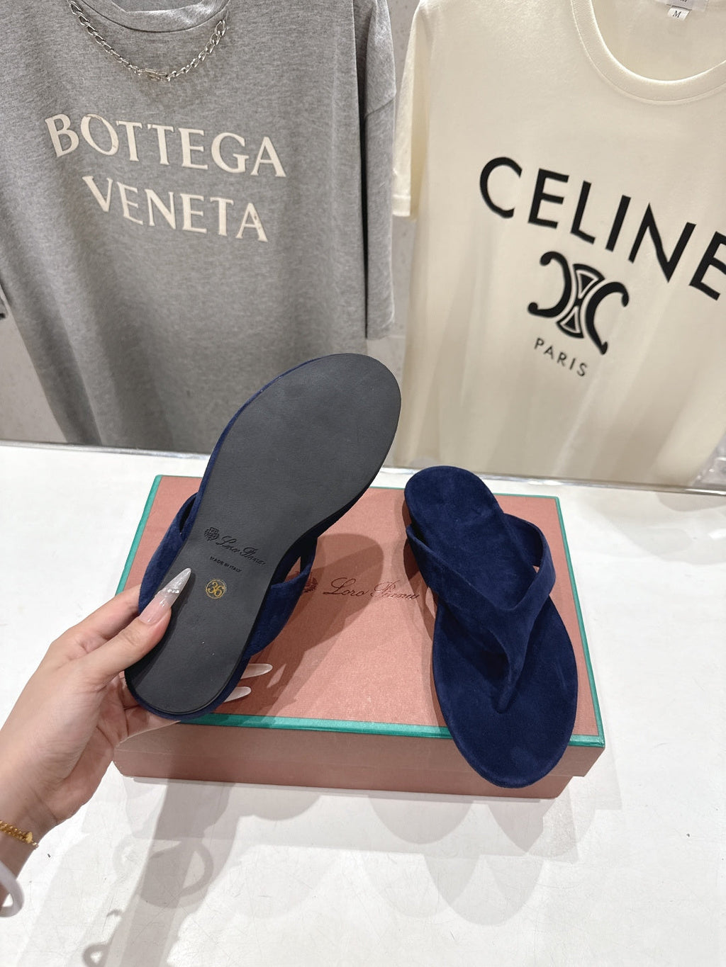 LP 26S THONG SANDALS IN NAVY BLUE SUEDE