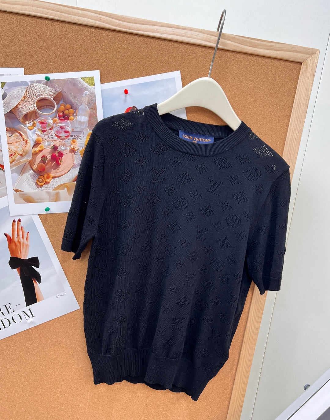 LV 26S SHORT-SLEEVED SWEATER STYLE 255