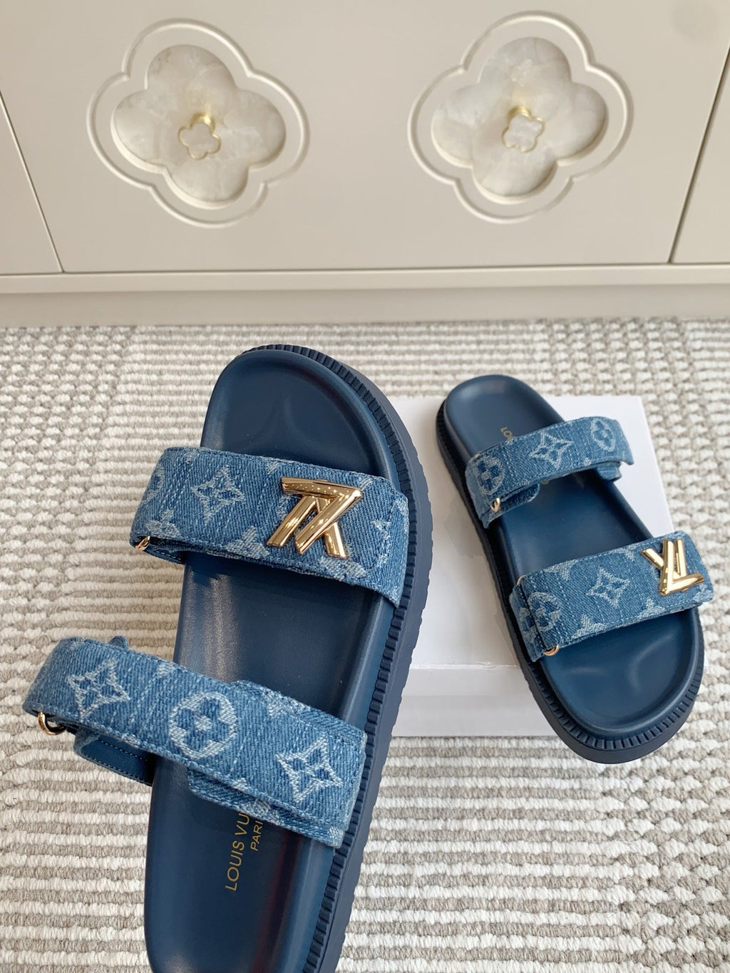 LV TWO-STRAP SANDALS 25S IN BLUE DENIM AND CALFSKIN WITH GOLD HARDWARE