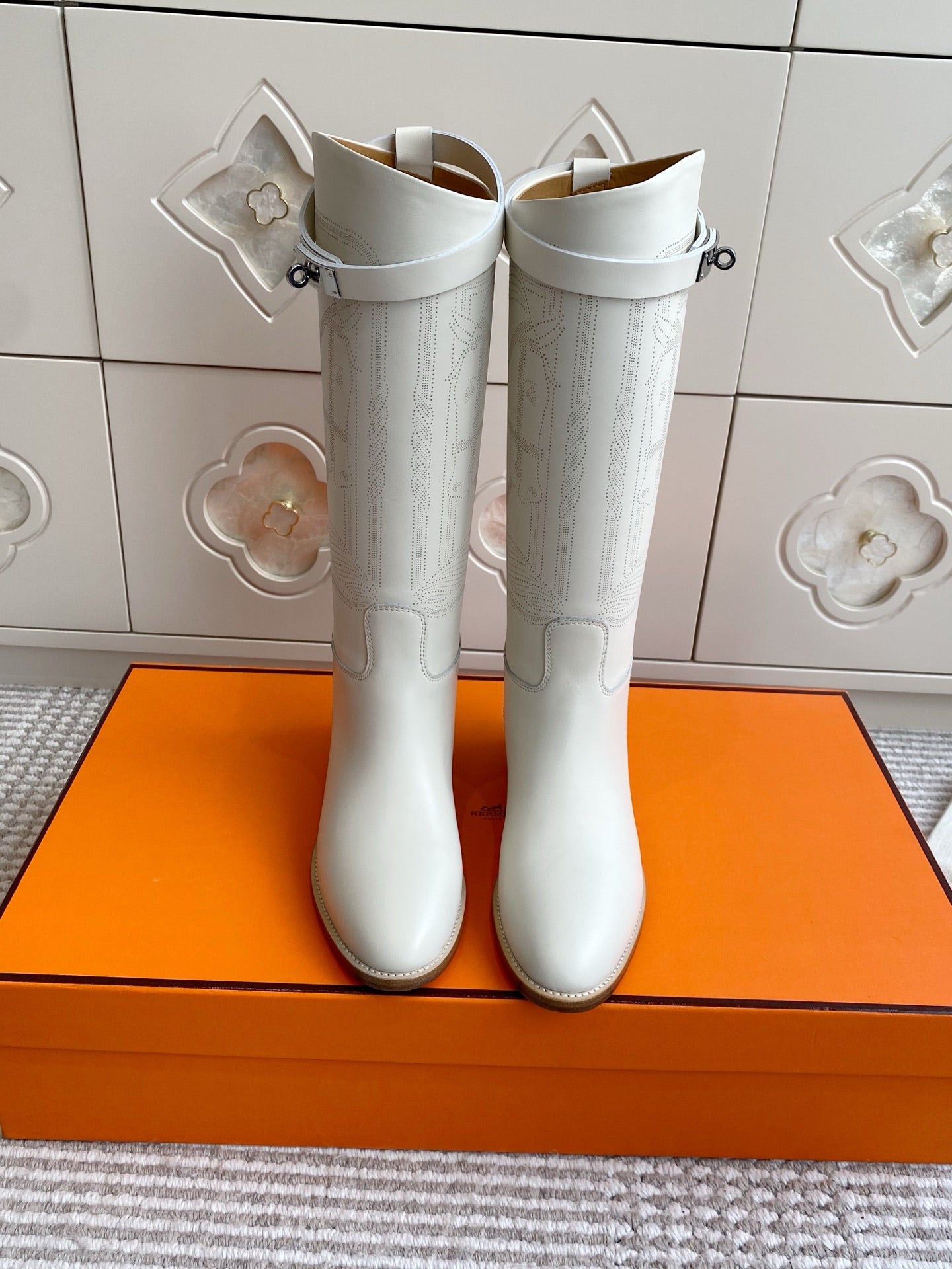 HM 25S JUMPING BOOTS IN WHITE LAMBSKIN WITH SILVER HARDWARE