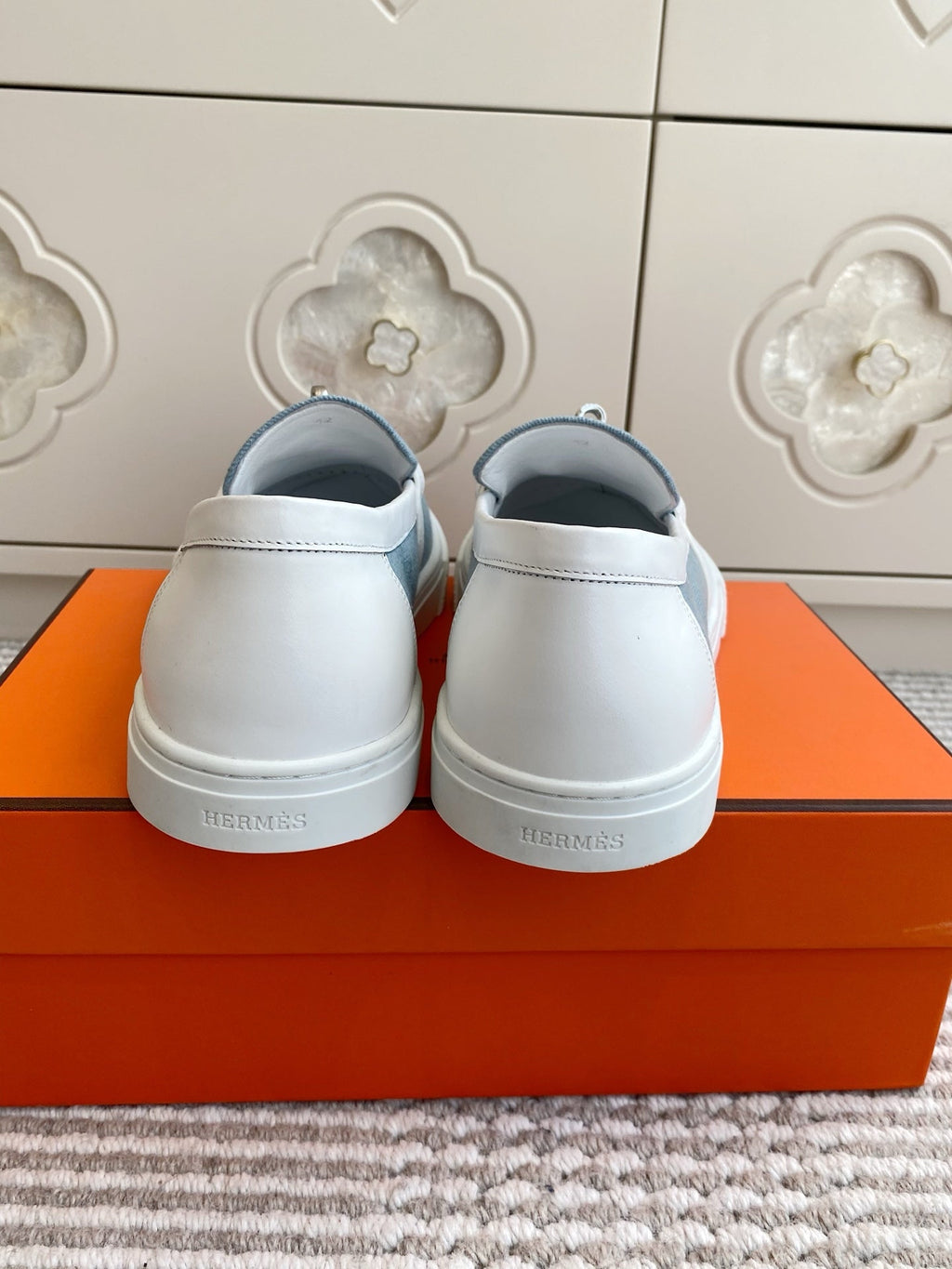 HM 25S SLIP-ON IN SKY BLUE CANVAS WITH SILVER HARDWARE