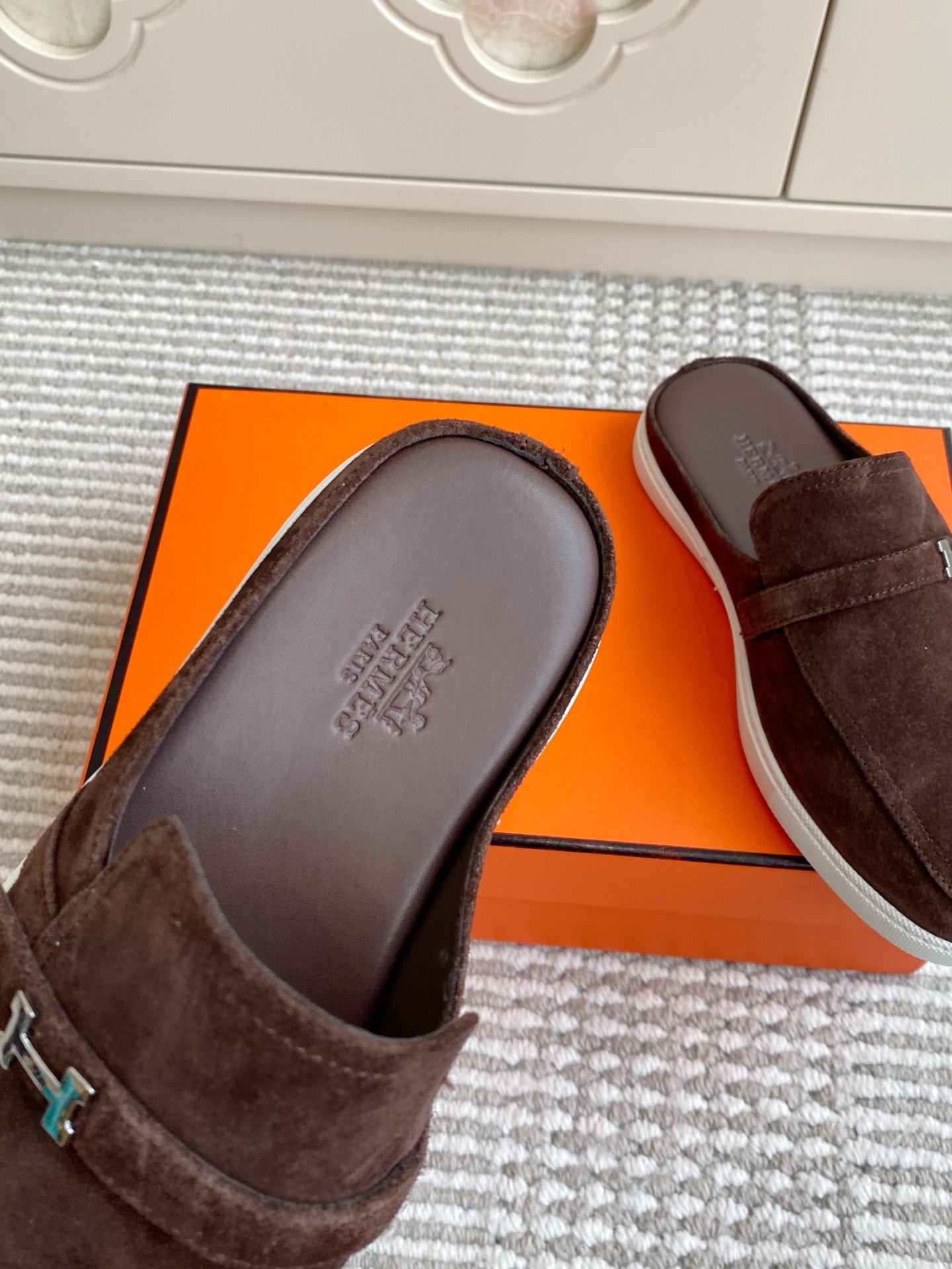 HM 25S MULES IN DARK BROWN SUEDE WITH SILVER HARDWARE