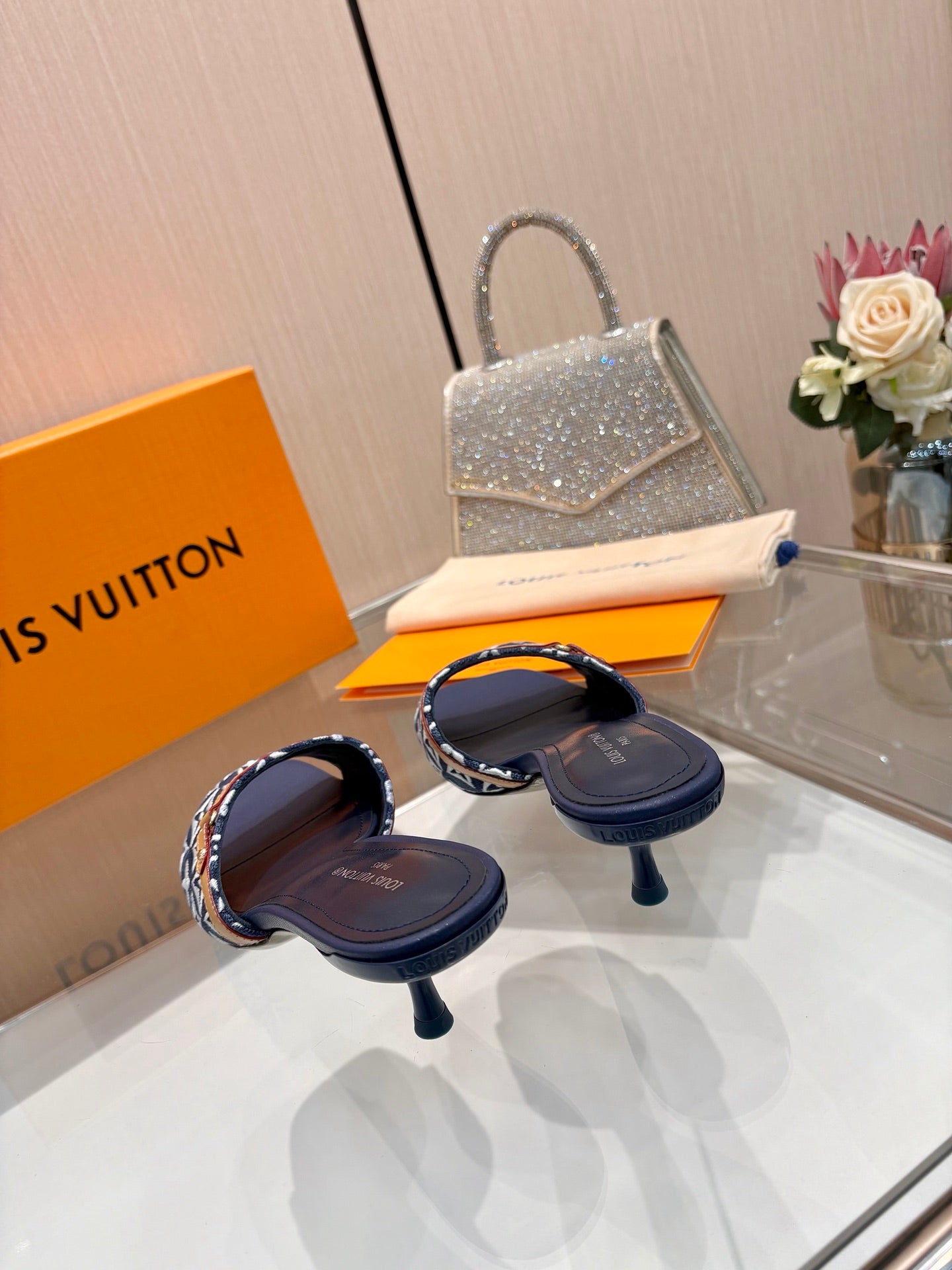LV 26S HIGH-HEELED MULES 55 MM IN DARK BLUE AND WHITE EMBROIDERED MONOGRAM CANVAS
