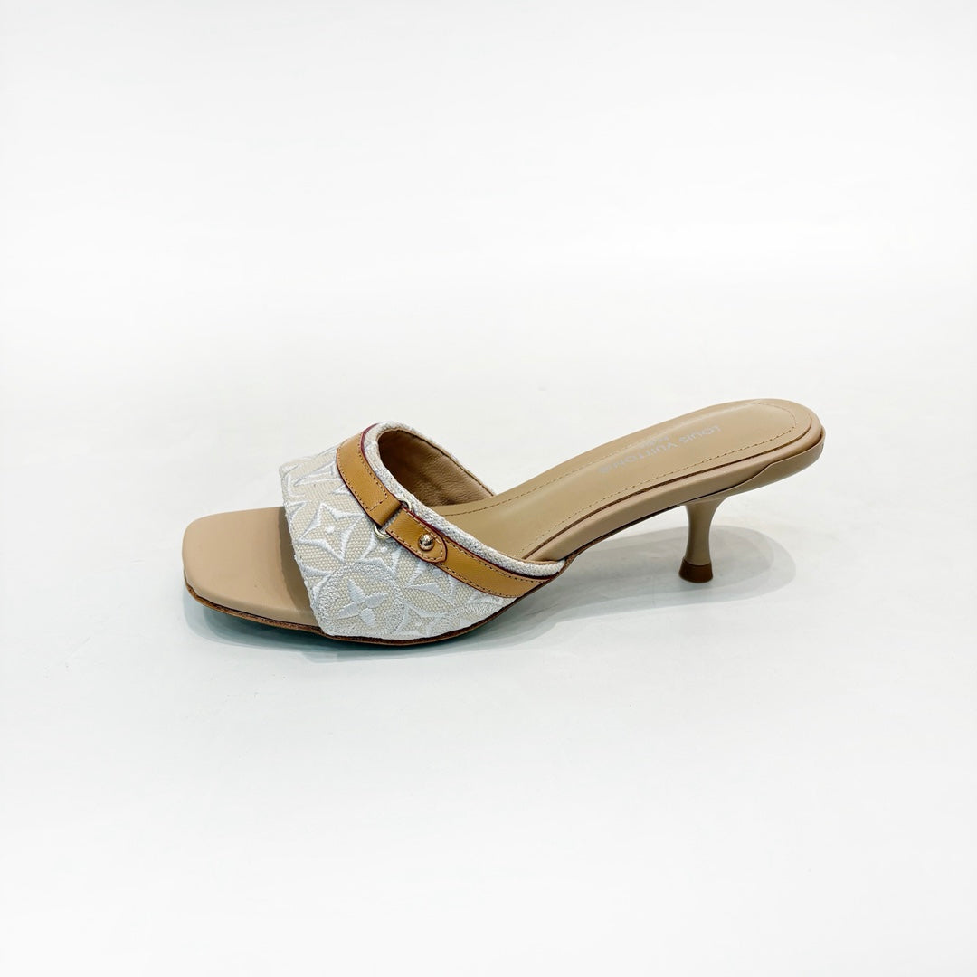 LV 26S HIGH-HEELED MULES 55 MM IN BEIGE CALFSKIN AND WHITE EMBROIDERED MONOGRAM CANVAS