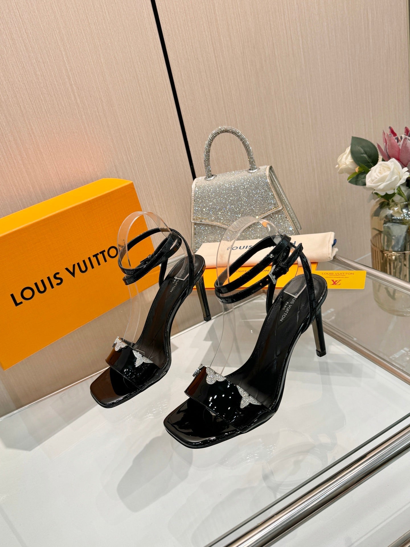 LV 26S HIGH-HEELED SANDALS 90 MM IN BLACK GLOSSY CALFSKIN
