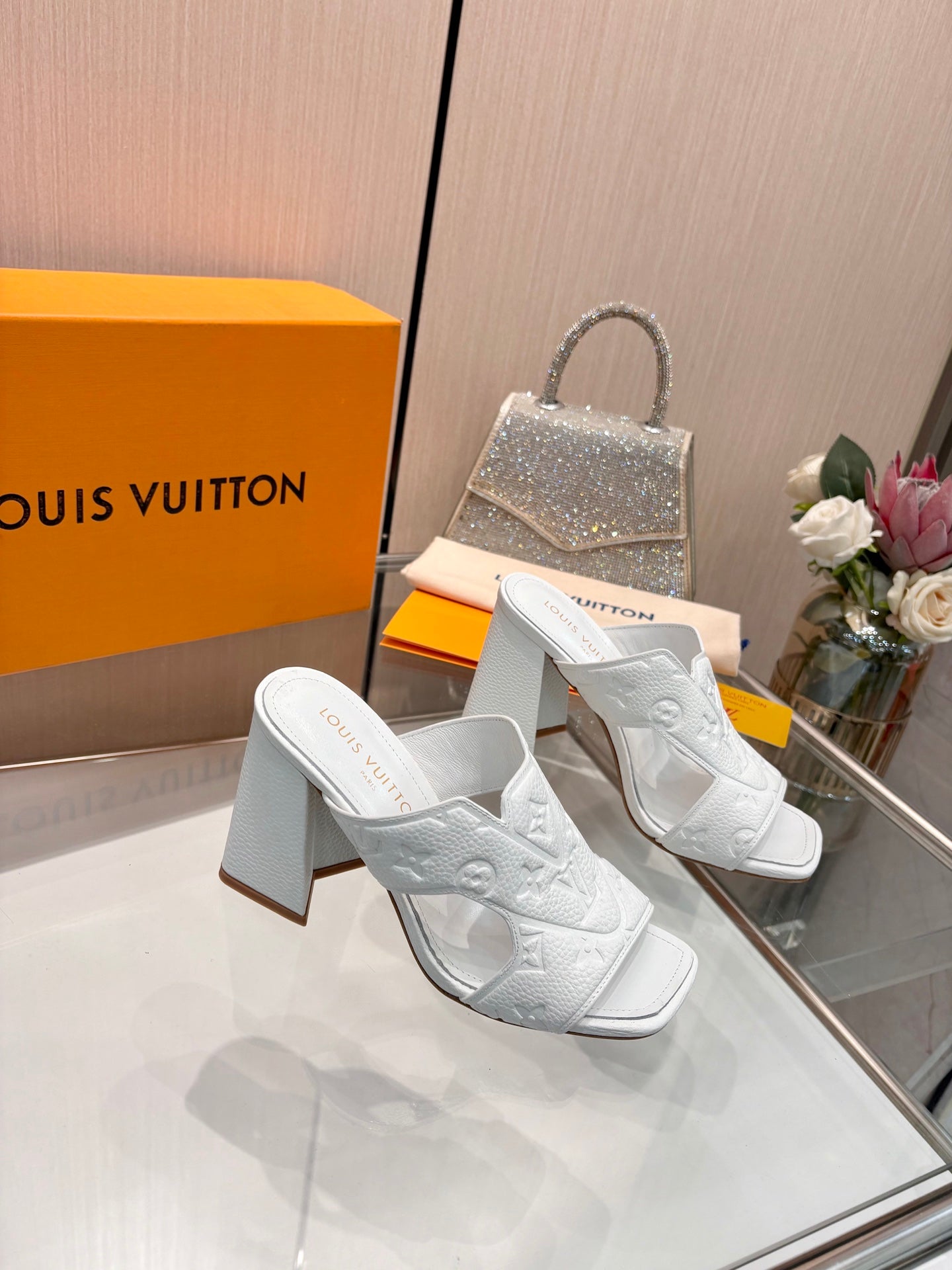 LV 26S HIGH-HEELED SANDALS 90 MM IN WHITE CALFSKIN