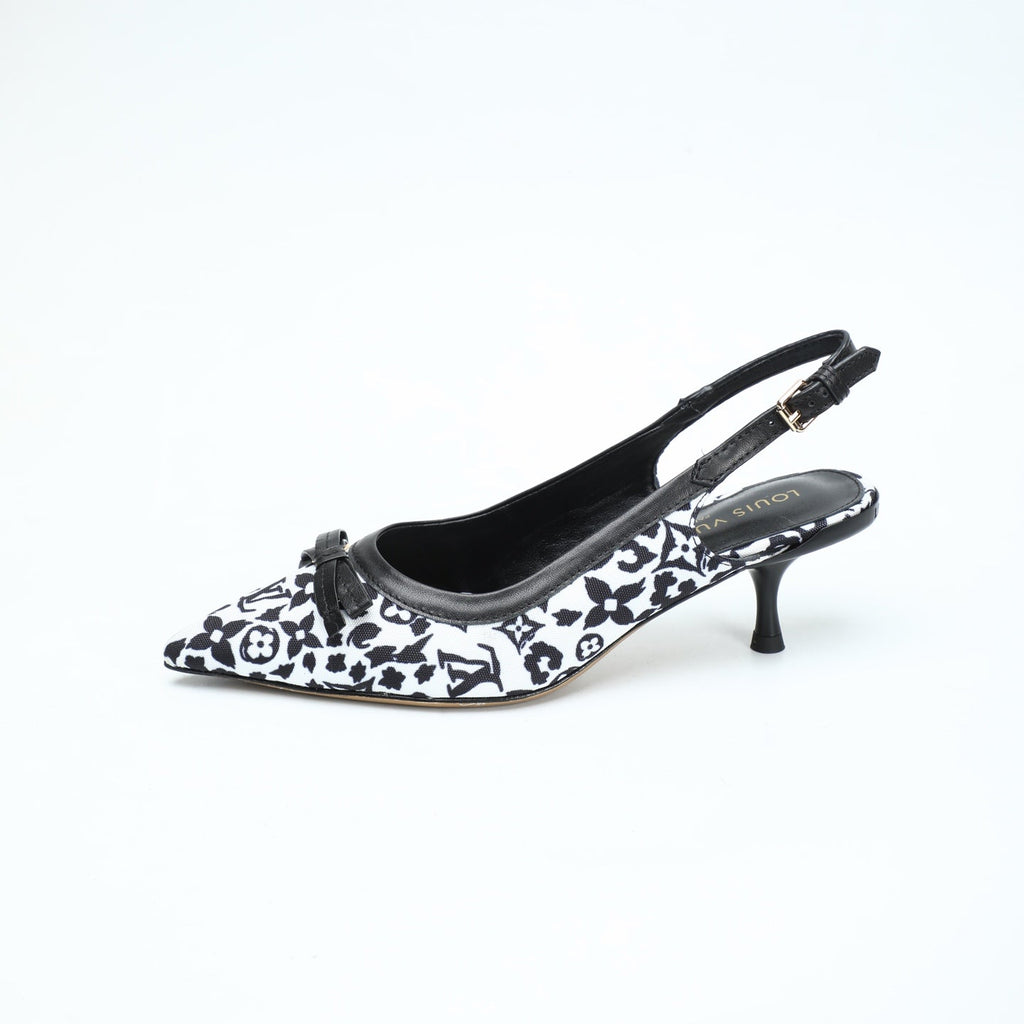 LV 26S BOW-DETAIL SLINGBACK PUMPS 55 MM IN WHITE AND BLACK MONOGRAM CANVAS