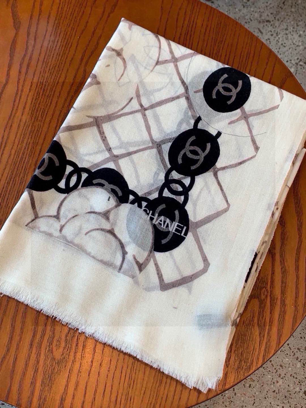 HERMES 25S SCARF 200 IN SILK 724722