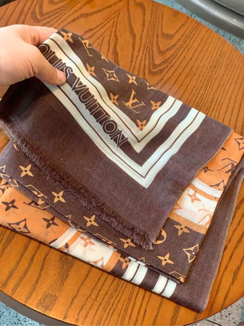 LV SCARF 200 CM IN CASHMERE 732077