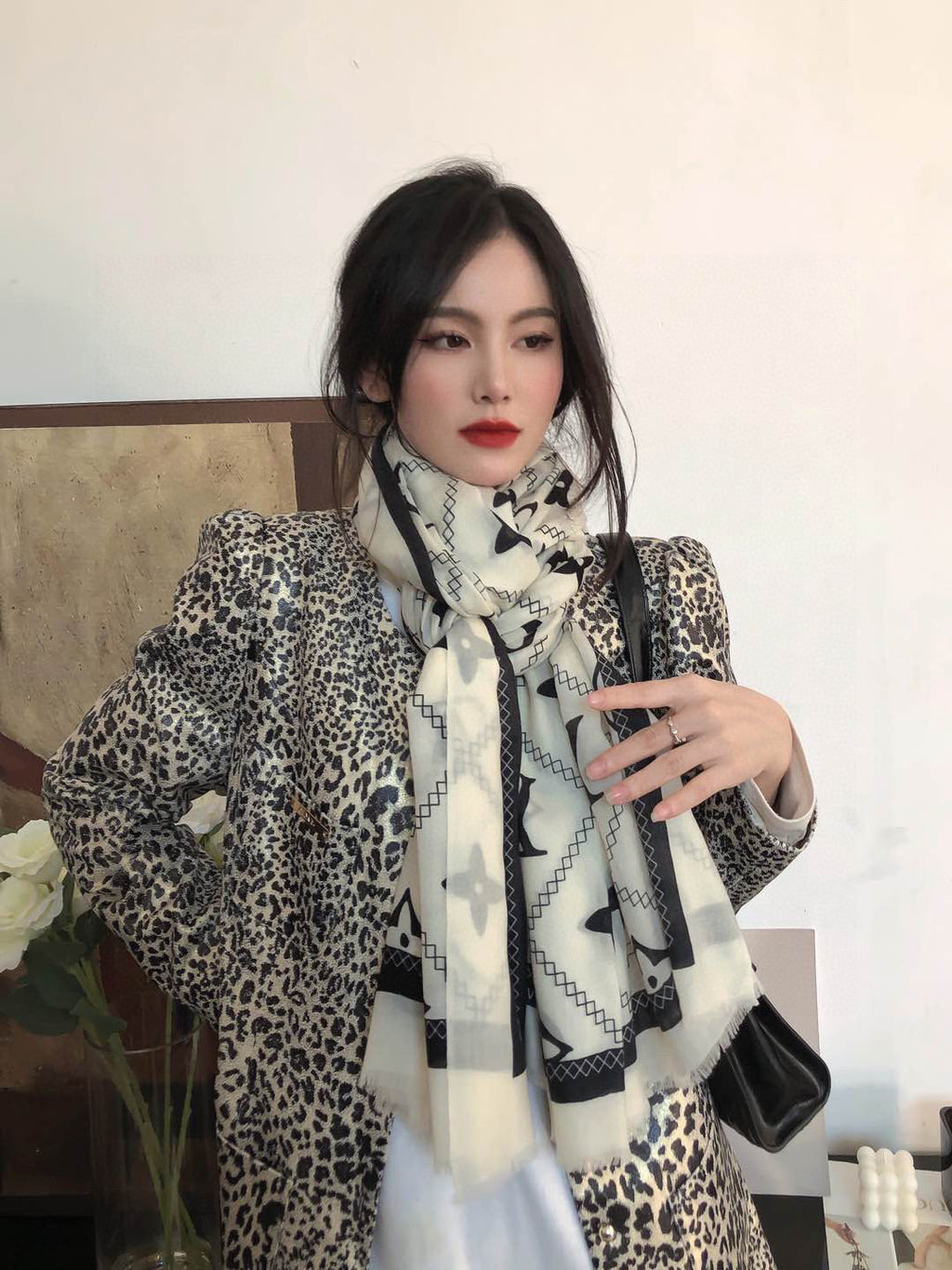 LV SCARF 200 CM IN CASHMERE 738535