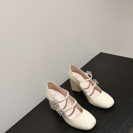 TRÈS VIVIER MARY JANE DOUBLE-STRAP PUMPS IN OFF WHITE PATENT CALFSKIN