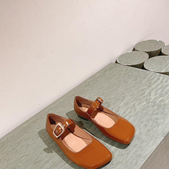 CHLOÉ 26S MARY JANE FLATS IN BROWN GLOSSY CALFSKIN