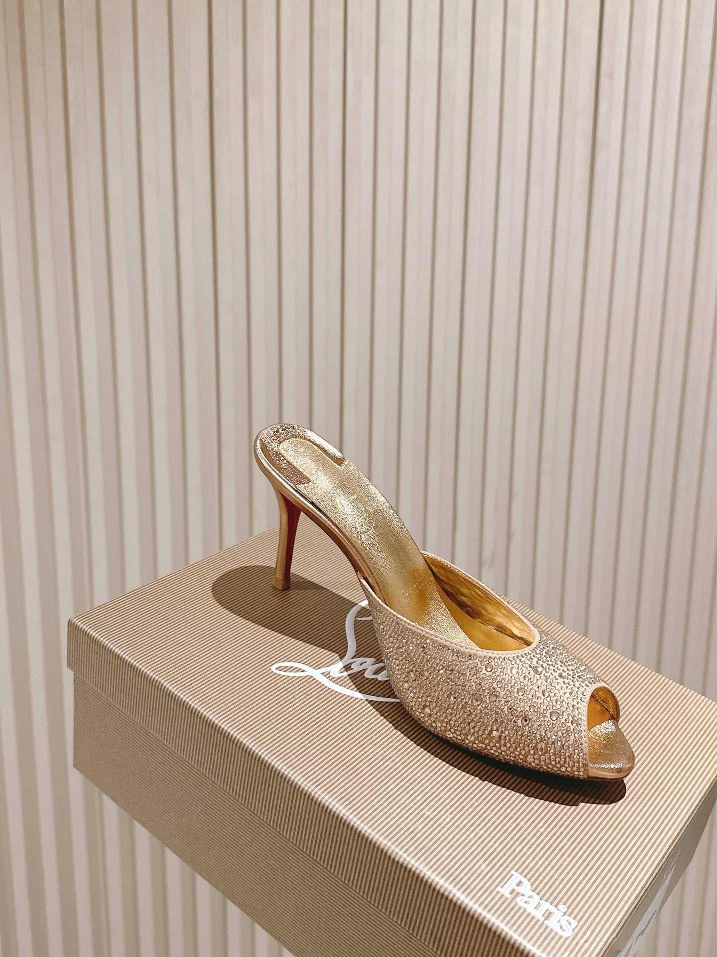 DOLLY STRASS SOLE SLIDE SANDALS 85MM IN GOLD-TONE CALFSKIN