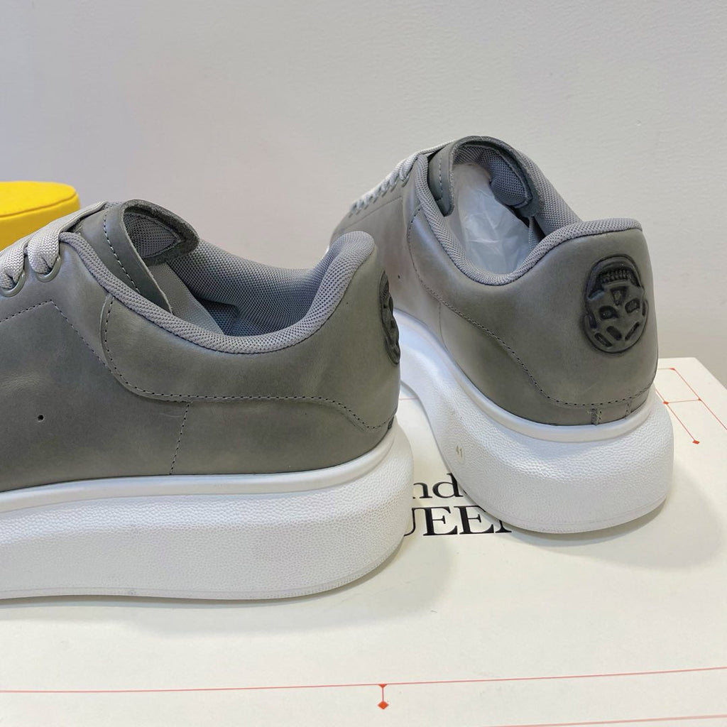 OVERSIZED SNEAKERS IN GUN GREY SMOOTH CALFSKIN