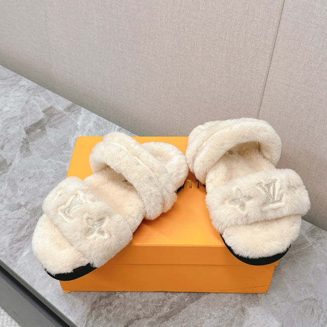 LV MULE SANDALS IN LIGHT BEIGE SHEARLING