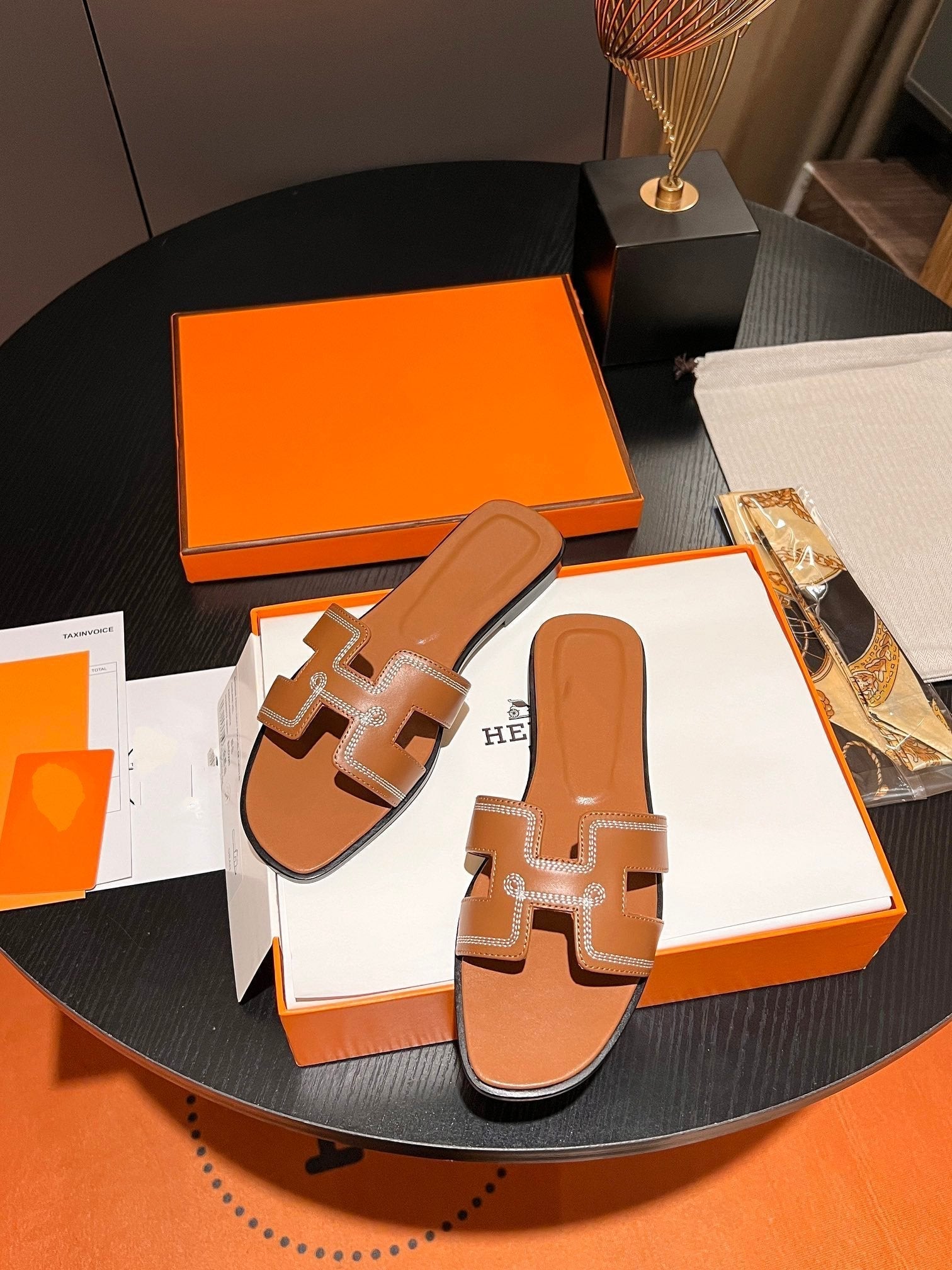 0RAN SANDAL Calfskin Sandstone