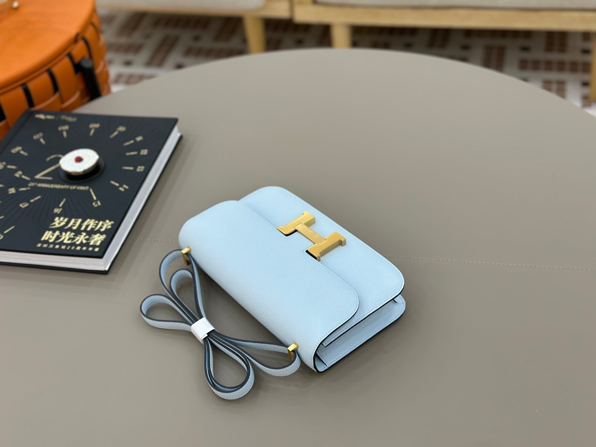 HM 25S CONSTANCE ELAN 24 CM IN SKY BLUE EPSOM WITH GOLD HARDWARE