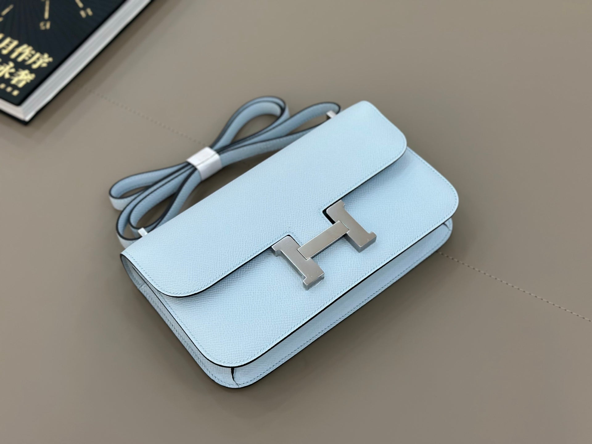 HM 25S CONSTANCE ELAN 24 CM IN SKY BLUE EPSOM WITH SILVER HARDWARE