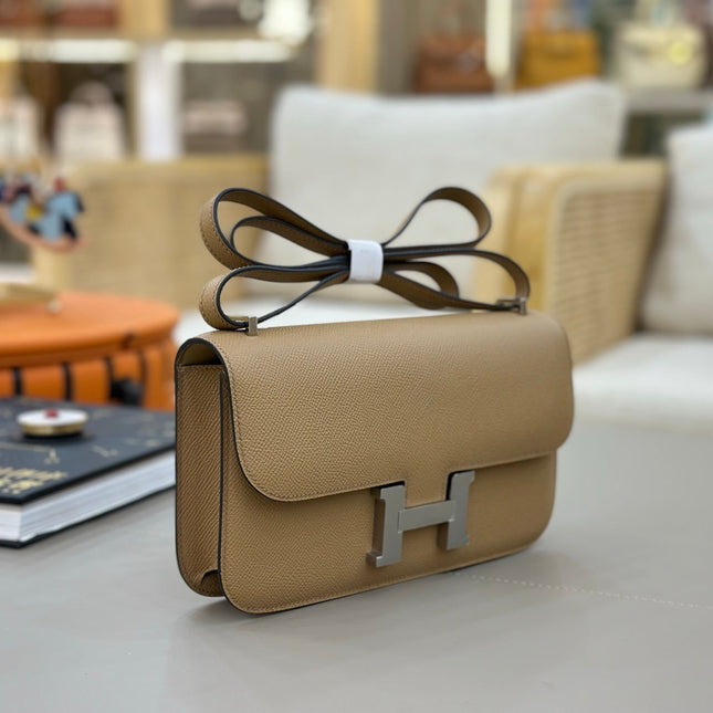 HM 25S CONSTANCE ELAN 24 CM IN LIGHT SADDLE BROWN EPSOM WITH SILVER HARDWARE