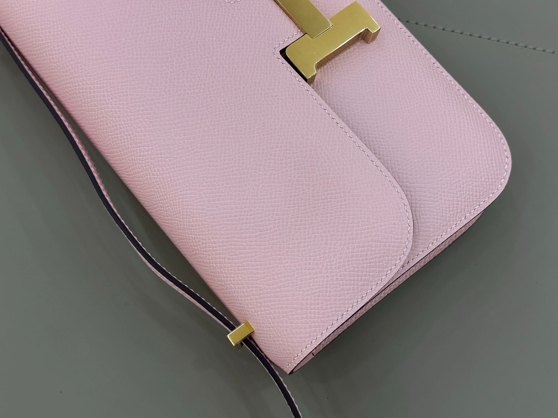 HM 25S CONSTANCE ELAN 24 CM IN LIGHT PINK EPSOM WITH GOLD HARDWARE