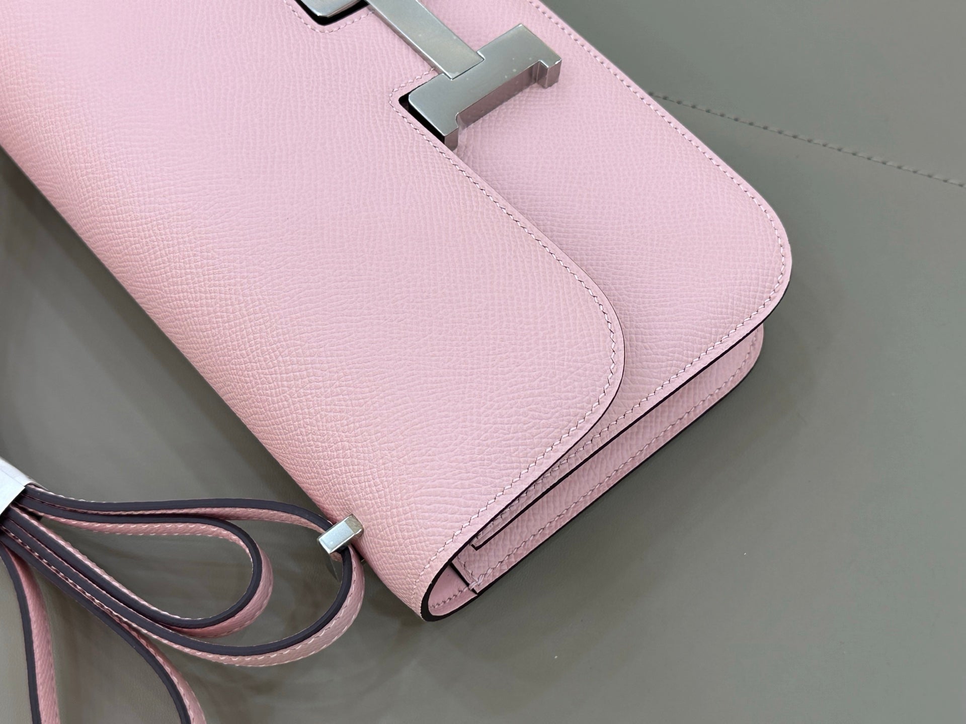 HM 25S CONSTANCE ELAN 24 CM IN LIGHT PINK EPSOM WITH SILVER HARDWARE