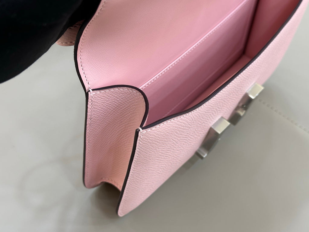 HM 25S CONSTANCE ELAN 24 CM IN LIGHT PINK EPSOM WITH SILVER HARDWARE