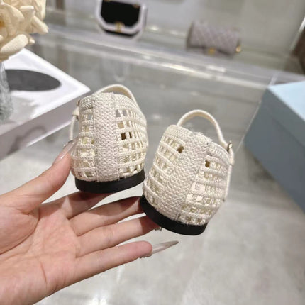 PRADA 26S LOGO PLAQUE MARY JANE FLATS IN WHITE WOVEN FIBER