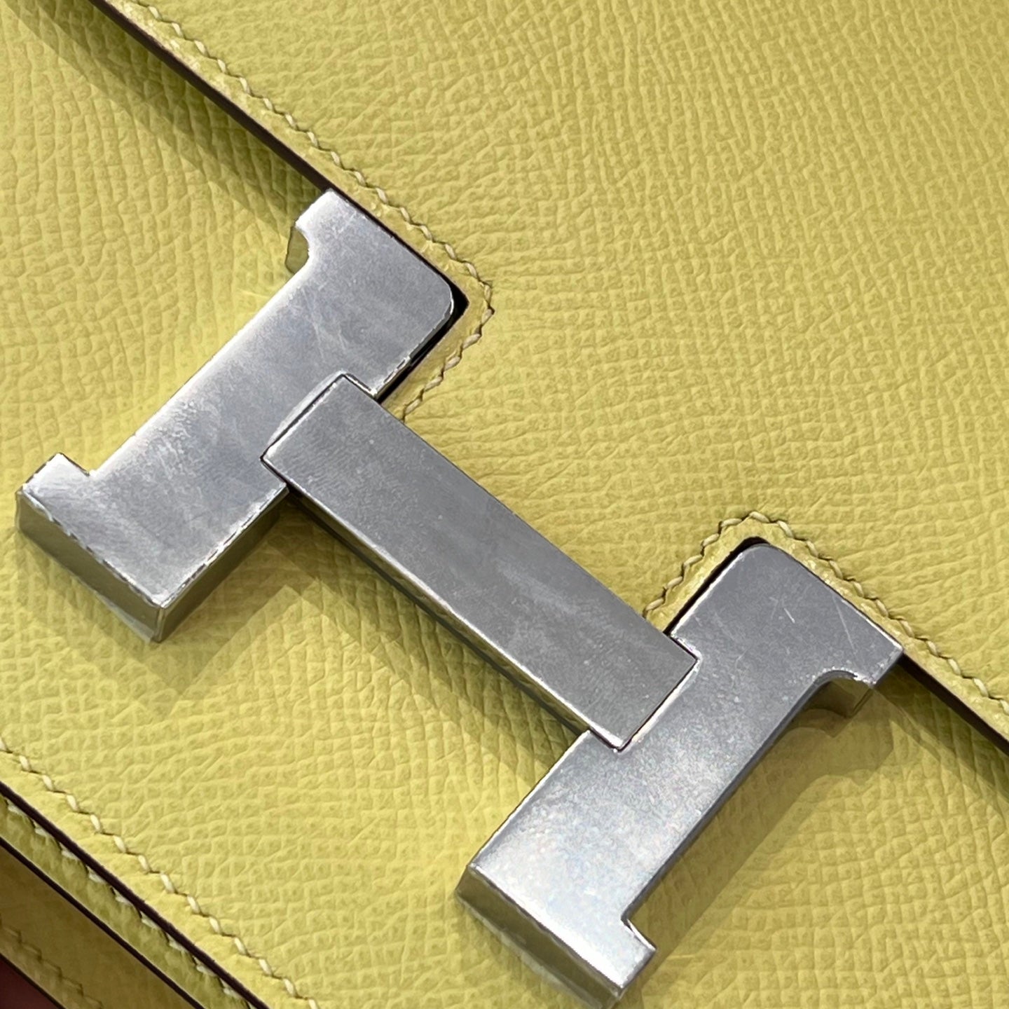 HM 25S CONSTANCE 19 CM IN YELLOW EPSOM WITH SILVER HARDWARE