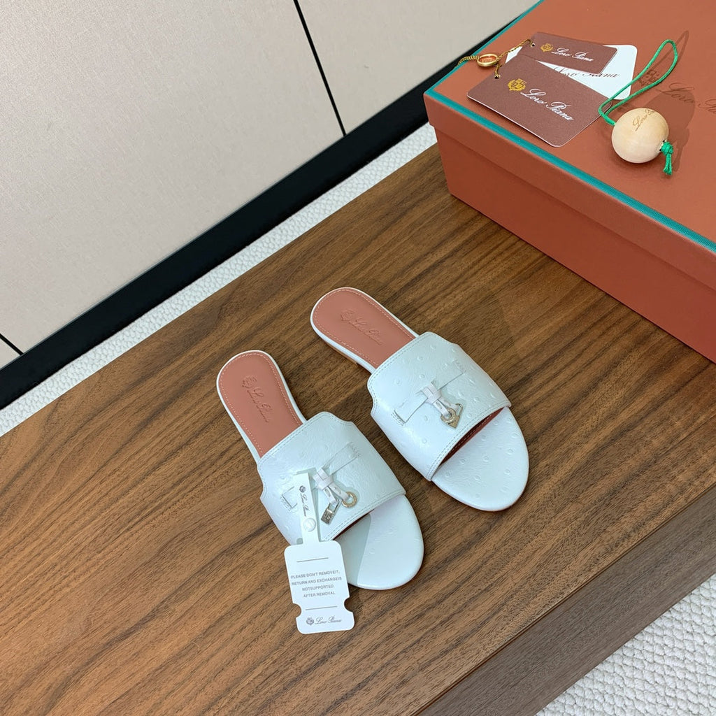 FLAT SLIPPERS IN WHITE LAMBSKIN OSTRICH SKIN