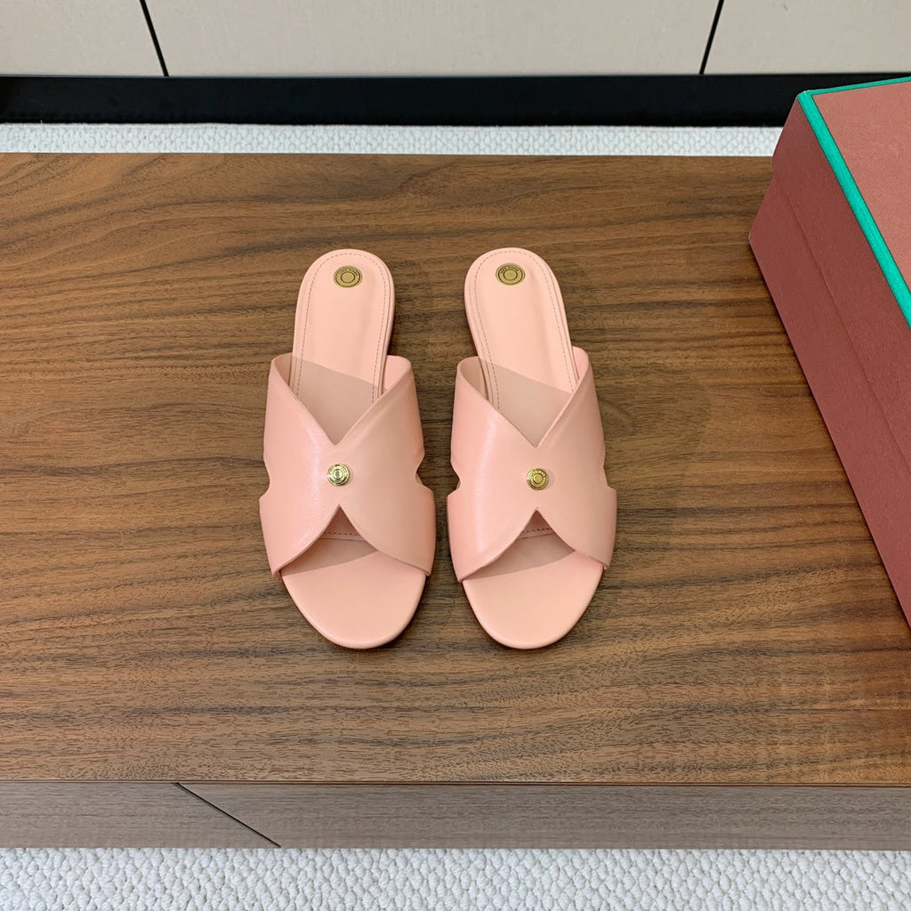 FLAT SLIPPERS IN LIGHT PINK CALFSKIN